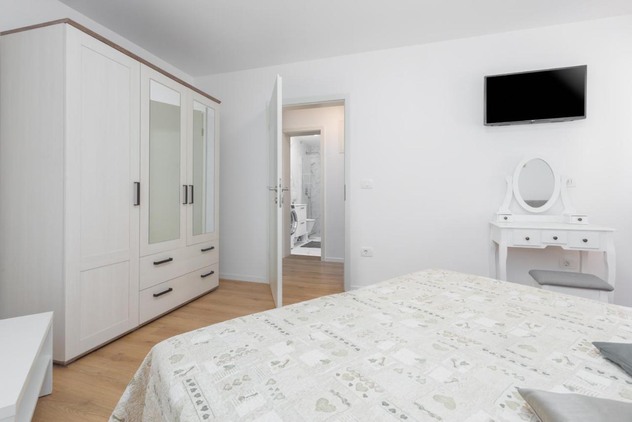 Apartman Porec Center Sea Apartment Екстериор снимка